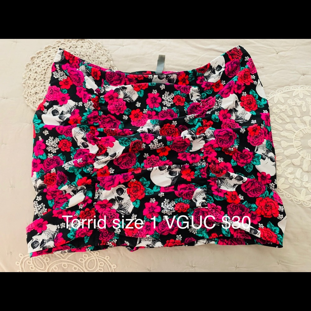 Torrid swim skirt size 1 VGUC